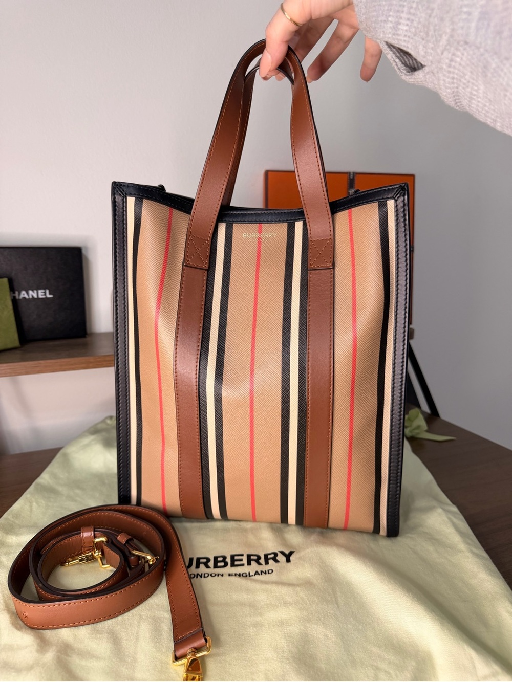 AUTHENTIC - Burberry Book Icon Stripe E-Canvas Tote Small